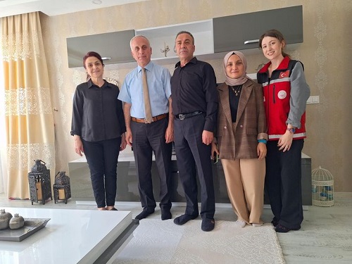 Sayın Kaymakamımız Rahmi KÖSE Gazimiz Mustafa ÖNCEL ve Ailesini Ziyaret Etti 
