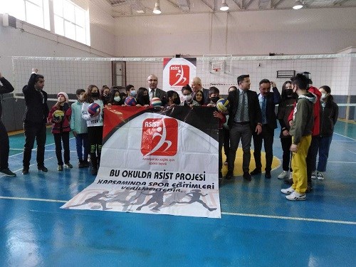 28_03_2022_saime_salih_konca_ilkokulunu_ziyaret01